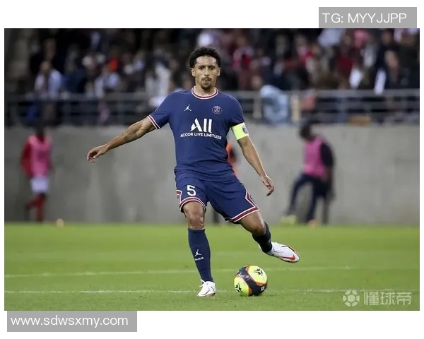 马尔基尼奥斯:从巴西新星到世界顶级后卫的传奇之路