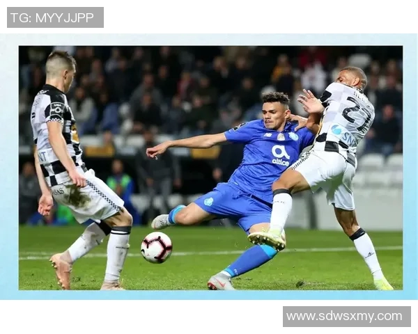 拉纳卡与特伦辛的精彩对决揭示足球战术与团队合作的重要性